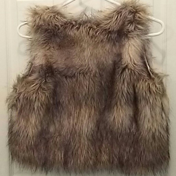 Girls Faux Fur Vest - Picture 2 of 5